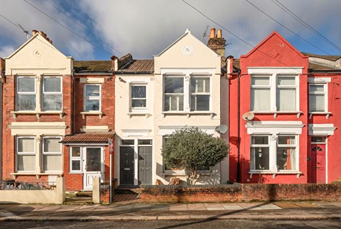 1 Bedroom Maisonette For Sale In Ashcombe Road, Wimbledon, London, SW19