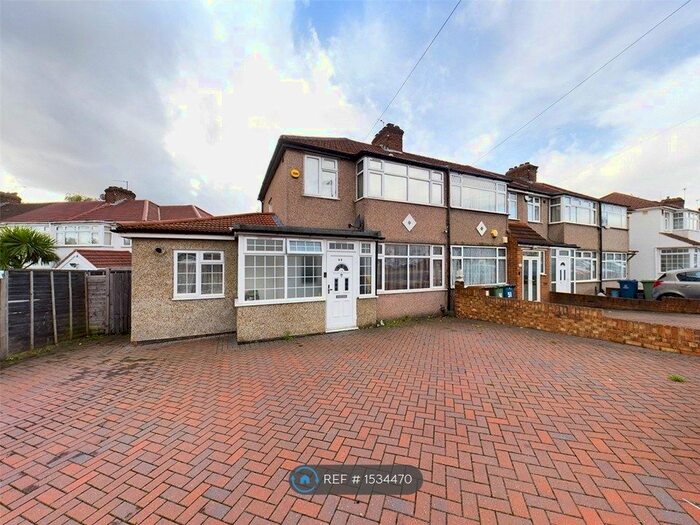 3 Bedroom End Of Terrace House To Rent In Turner Road, Edgware, HA8