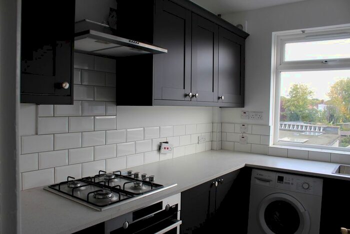 3 Bedroom Flat To Rent In Belmont Parade, Green Lane, Chislehurst, BR7
