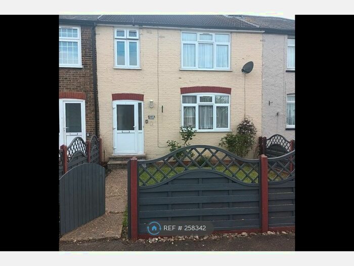 3 Bedroom Terraced House To Rent In St. Johns Road, Dartford, DA2