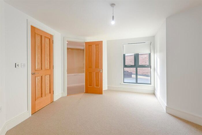 2 Bedroom Flat To Rent In Flat, Milton Road Library, Cambridge, CB4