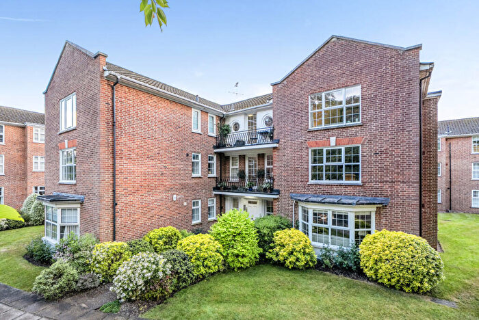 2 Bedroom Apartment For Sale In Whitelock House, Phyllis Court Drive, Henley-On-Thames, Oxfordshire, RG9