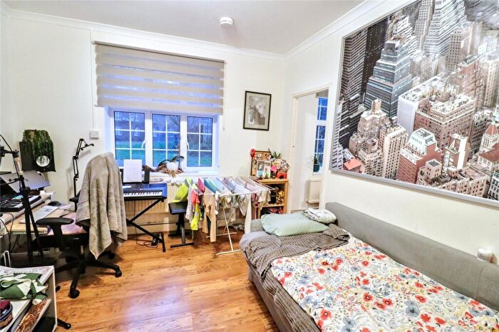 1 Bedroom Apartment To Rent In Windsor House, Wenlock Road, Old Street, London, N1