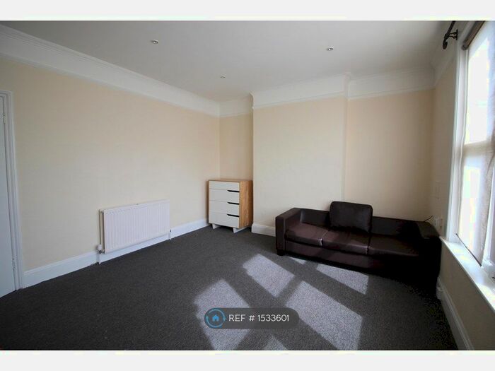 2 Bedroom Maisonette To Rent In College Road, London, NW10