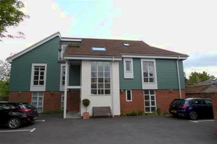 2 Bedroom Flat To Rent In Portersbridge Street, Romsey, SO51