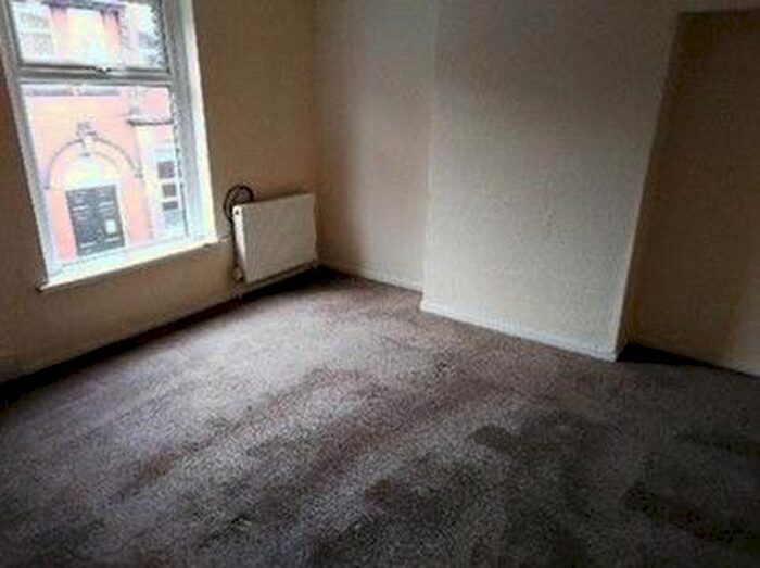 2 Bedroom End Of Terrace House To Rent In Cecil Street, Dukinfield SK16