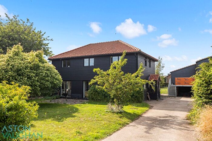 4 Bedroom Detached House For Sale In The Old Racecourse, Lewes, BN7