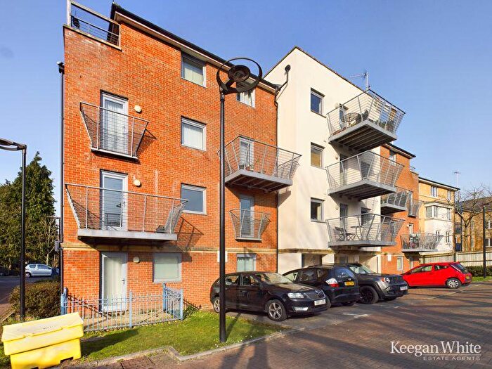2 Bedroom Apartment To Rent In Kings View, Town Centre, HP11