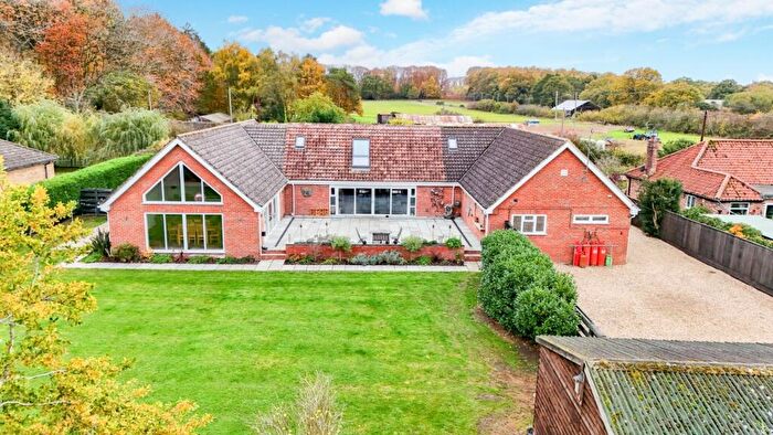 4 Bedroom Semi Detached House To Rent In Cliff-en-howe Road, Pott Row, PE32