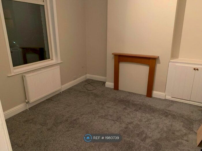 3 Bedroom Terraced House To Rent In Hampton Road, Scarborough, YO12