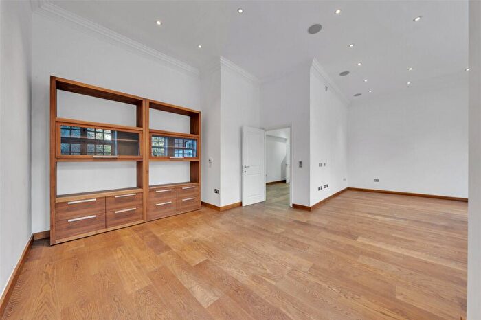 4 Bedroom Terraced House To Rent In Bracknell Gardens, London, NW3