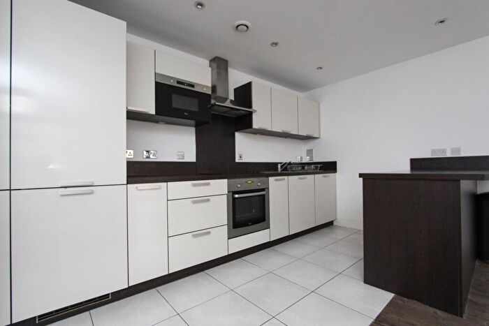 3 Bedroom Apartment To Rent In Fairmont House, Albatross Way, Canada Water, Greater London, SE16