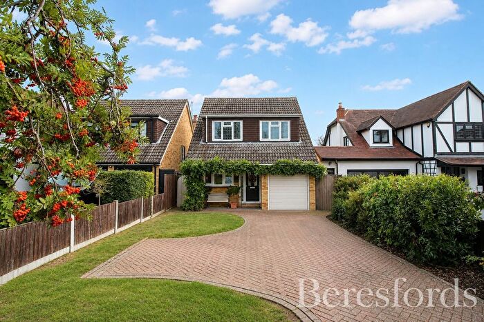 4 Bedroom Detached House To Rent In High View Rise, Crays Hill, CM11