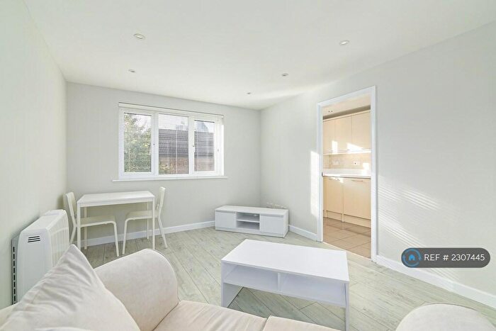 1 Bedroom Flat To Rent In John Maurice Close, London, SE17