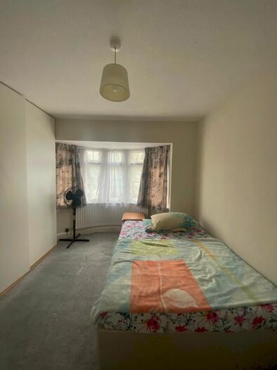 3 Bedroom Semi-Detached House To Rent In Lyncroft Gardens, Hounslow, TW3