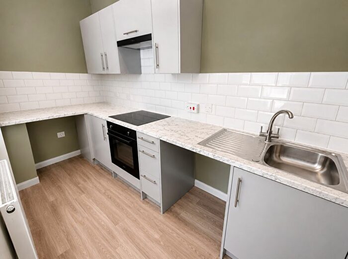 1 Bedroom Flat To Rent In West Parade, Grimsby, Lincolnshire, DN31