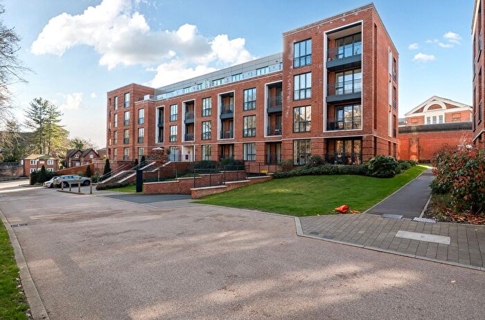 2 Bedroom Flat For Sale In Bedivere House, Fellowes Rise, Winchester, Hampshire, SO22