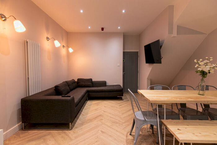 7 Bedroom Property To Rent In Thornycroft Road, Liverpool, L15
