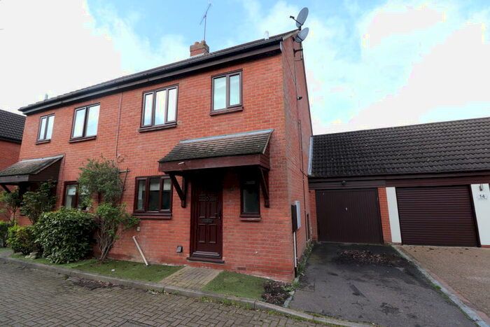 3 Bedroom House To Rent In Warley - Brentwood, CM14