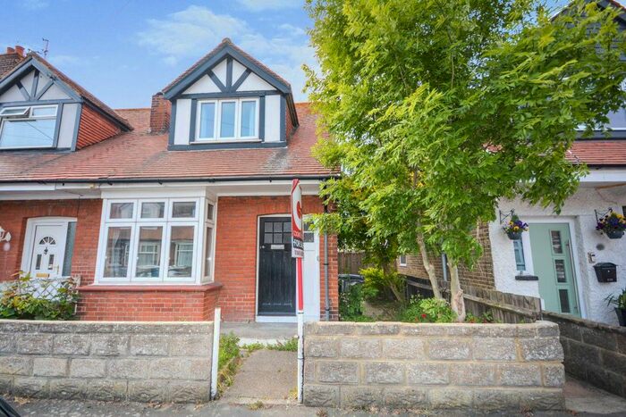 2 Bedroom Property To Rent In Mayville Road, Broadstairs, CT10