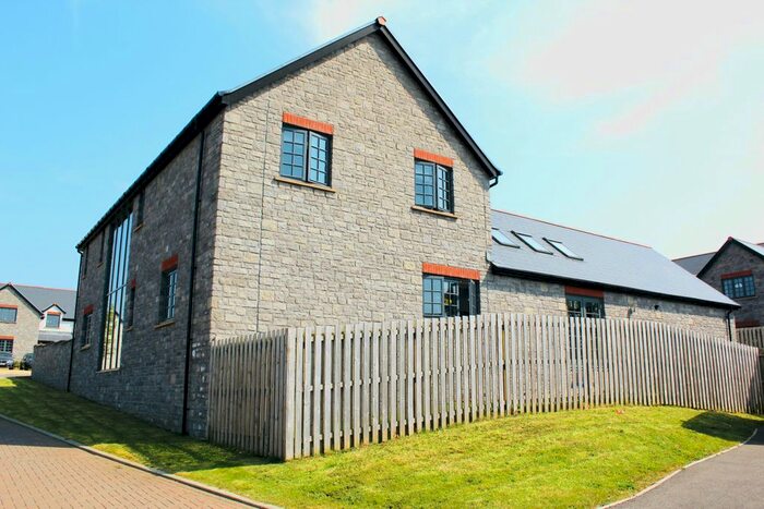 4 Bedroom Property To Rent In The Barns, St. Brides Major, Bridgend, CF32