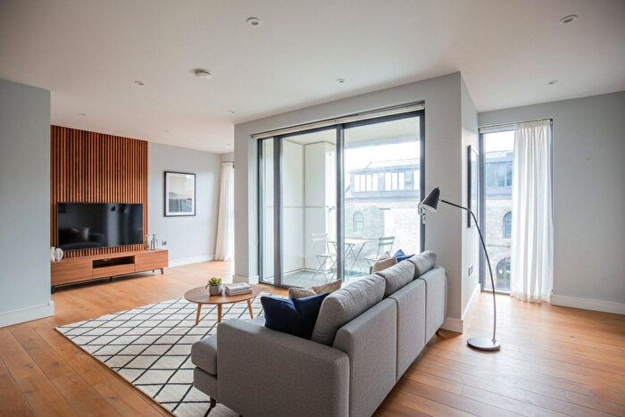 2 Bedroom Flat For Sale In Lime Kiln Road, Bristol, BS1