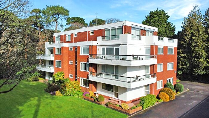 3 Bedroom Flat For Sale In Martello Park, Poole, Dorset, BH13