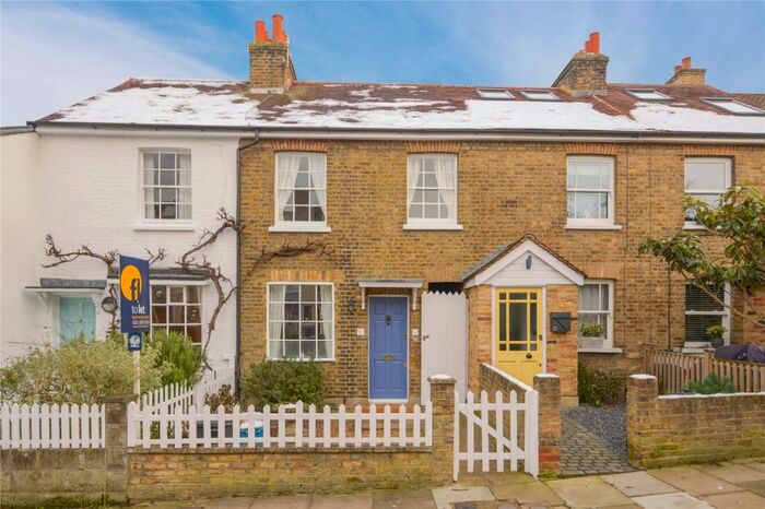 2 Bedroom House To Rent In Stanley Road, East Sheen, London, SW14