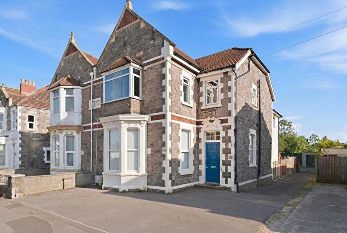 3 Bedroom Flat For Sale In Locking Road, Weston-Super-Mare, BS23