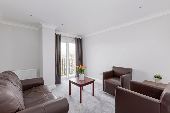 3 Bedroom Apartment To Rent In Ross Gardens, Edinburgh, EH9