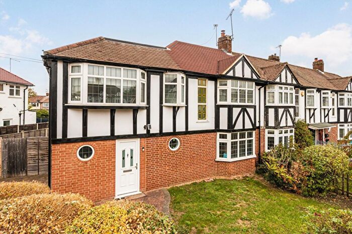 4 Bedroom End Terrace House For Sale In Milner Drive, Whitton, TW2