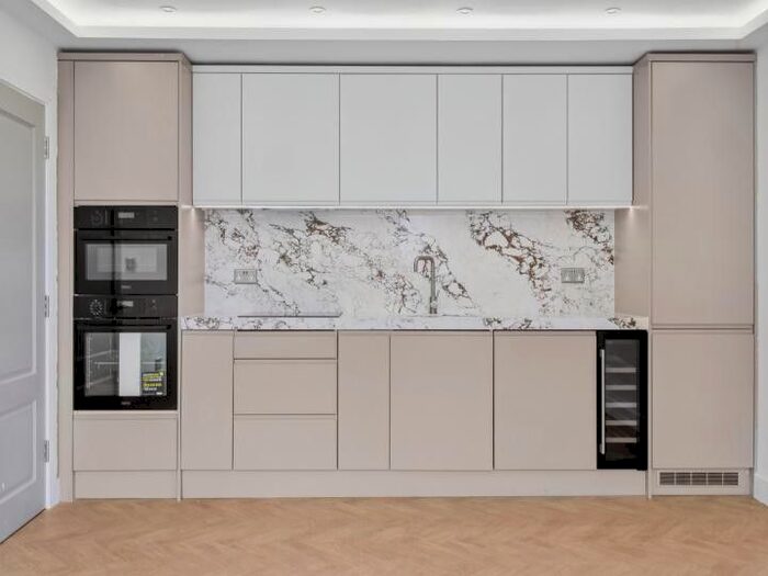 2 Bedroom Flat To Rent In South Croydon, South Croydon, Surrey, CR2