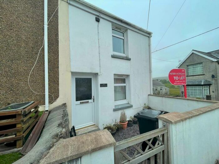 2 Bedroom House To Rent In Gwilym Road, Cwmllynfell, SA9