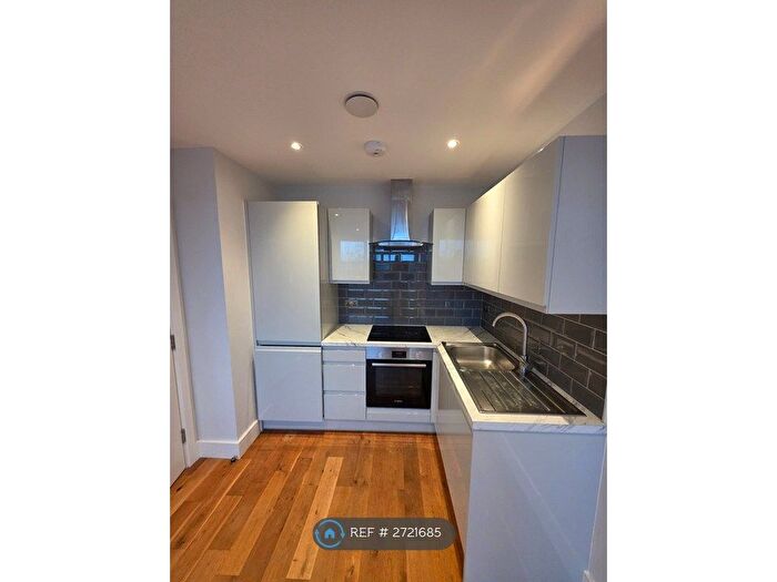 1 Bedroom Flat To Rent In Mitchell House, Eastleigh, SO50