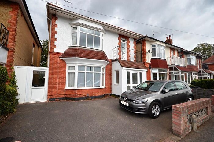 6 Bedroom Detached House To Rent In Leamington Road, Winton, Bournemouth, BH9