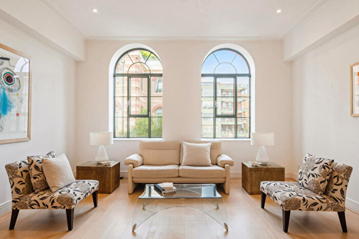 1 Bedroom Apartment For Sale In Brasenose Drive, London, SW13