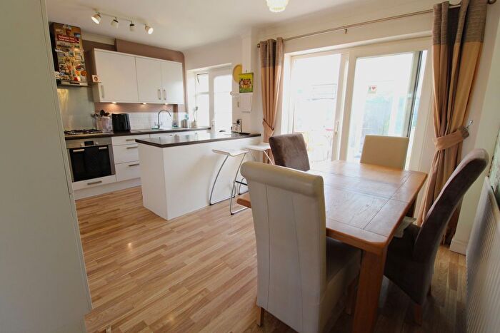 4 Bedroom Detached House For Sale In Rivermead Gardens, Sandy, SG19
