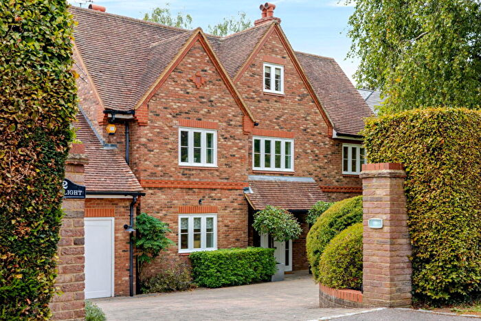 6 Bedroom Detached House For Sale In Meadway, Berkhamsted, Hertfordshire, HP4