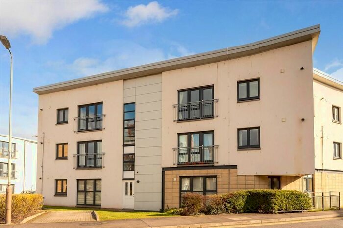 2 Bedroom Flat To Rent In Vasart Court, Perth, PH1