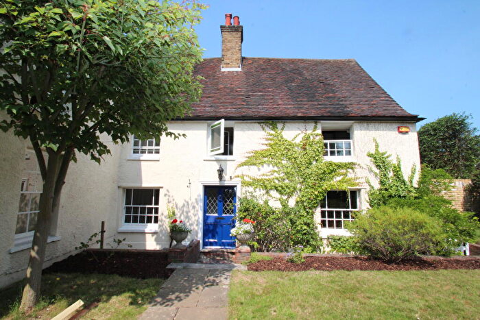 4 Bedroom House To Rent In Royal Parade, Chislehurst, Kent, BR7