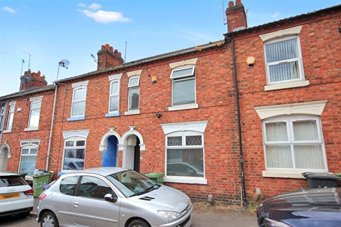 3 Bedroom Terraced House For Sale In Salisbury Road, Wellingborough, NN8