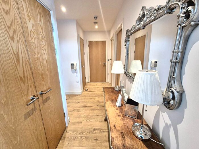 2 Bedroom Apartment To Rent In Watermark, Ferry Road, CF11