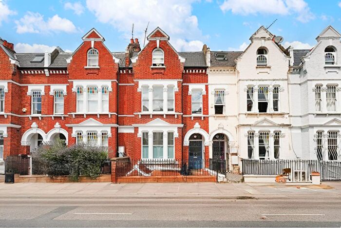 Studio To Rent In Addison Gardens, London, W14