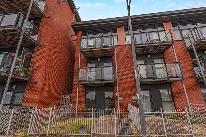 2 Bedroom Flat For Sale In Rodney Road, Newport, NP19