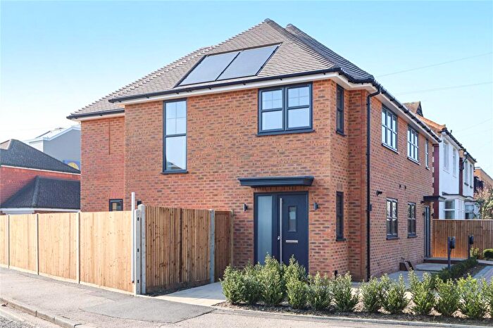 3 Bedroom House For Sale In Mole Road, Hersham, KT12