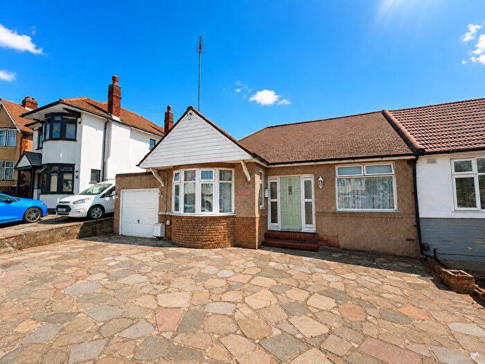 2 Bedroom Semi-Detached Bungalow For Sale In Hook Lane, Welling, DA16