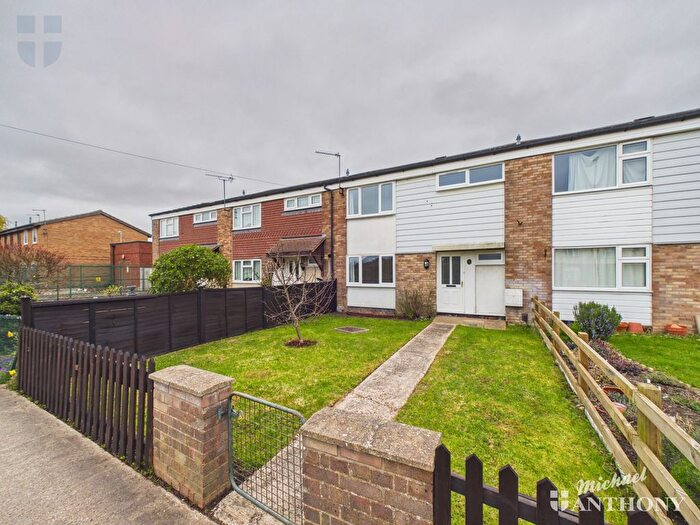 3 Bedroom Semi Detached House To Rent In Mandeville Road, Aylesbury, Buckinghamshire, HP21