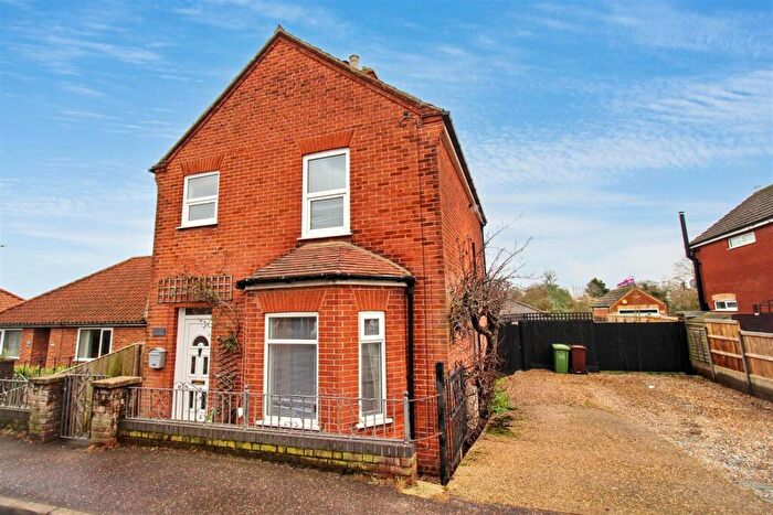3 Bedroom Detached House For Sale In Norwich Road, North Walsham, NR28