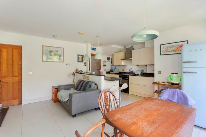 3 Bedroom Terraced House For Sale In Darnell Road, Trinity, EH5