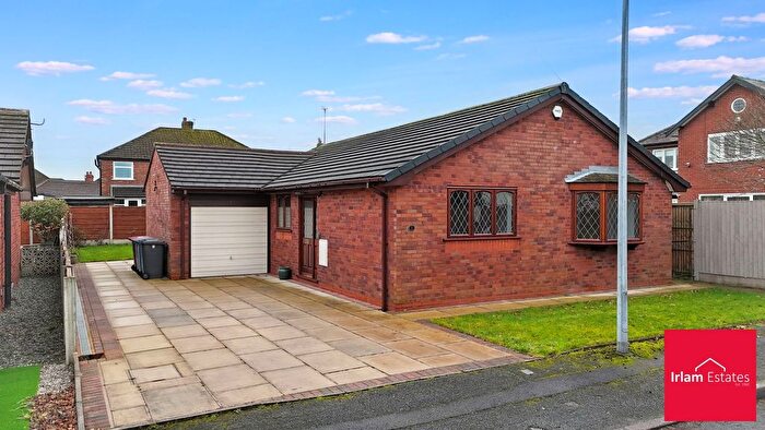 3 Bedroom Detached Bungalow For Sale In Rushmoor Close, Irlam, M44